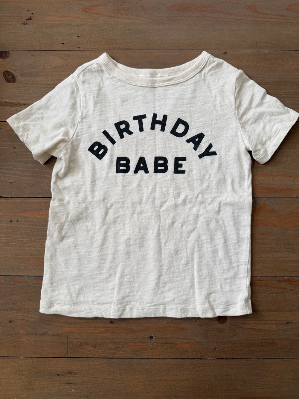 Little Co. 100% Organic Cotton Birthday Babe Cream Kids T-Shirt - 5T